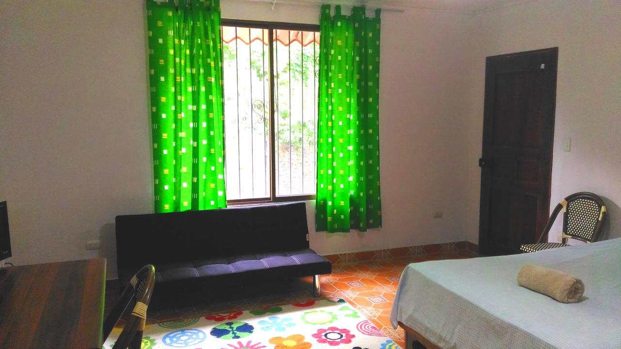 Apartments In Samara Ac Hw 200Mts To The Beach Ngoại thất bức ảnh
